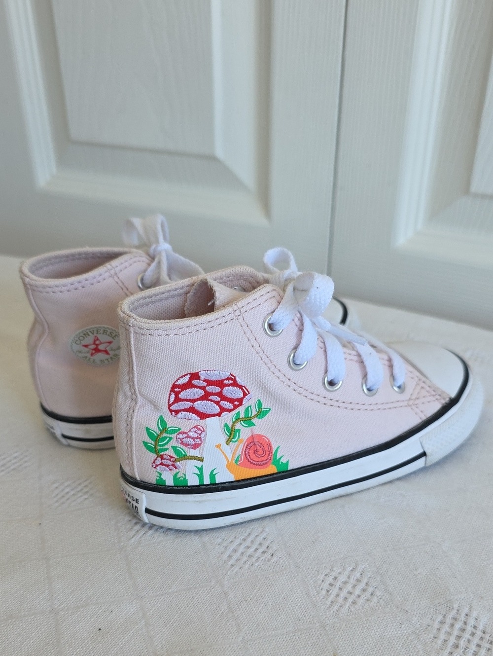 Converse Kids Pink High-Top Sneakers with Mushroom & Snail Print Size 8 Toddler